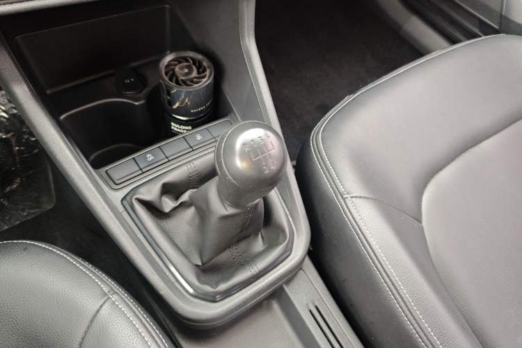 Used Volkswagen Santana 2019 1.5L Manual Fashion Edition China VI Standard Gear Lever