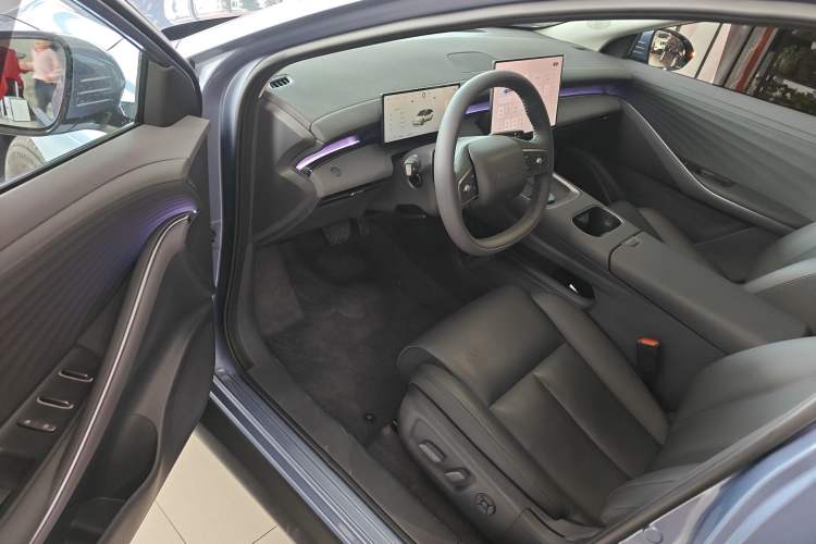 Used Nissan N6 2026 Model 180 Max Driver Seat