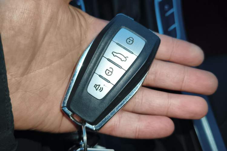 Used Geely Auto Emgrand 2019 Leading Edition 1.5L CVT Luxury Model China VI Standard
