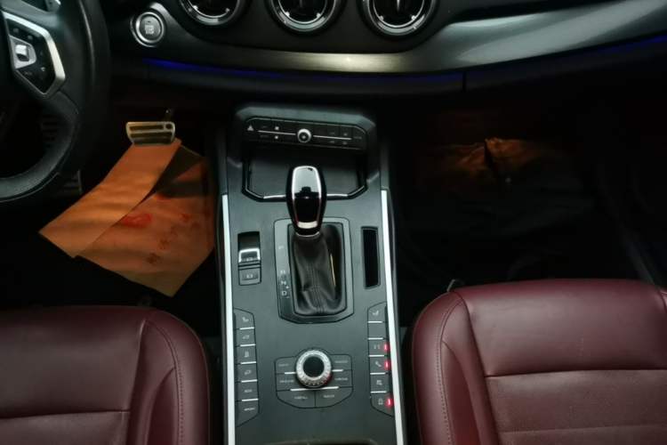 Used Wey VV7 2017 2.0T Flagship Model Gear Lever