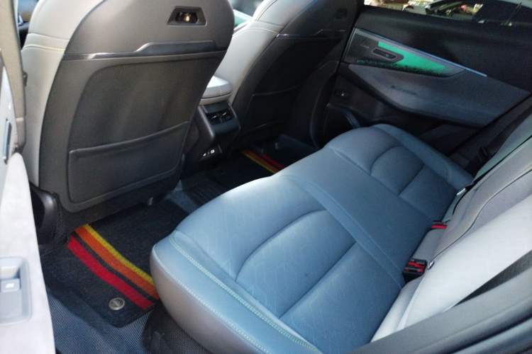 Used Lynk & Co 08 EM-P 2025 120km Long-Range Halo Interior 4