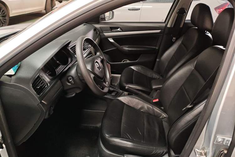 Used Volkswagen Lavida 2015 1.6L Automatic Fashion Edition
