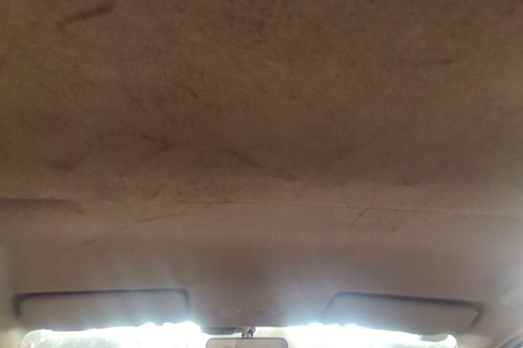 Used Venucia R30 2014 1.2L Manual Comfort Edition
