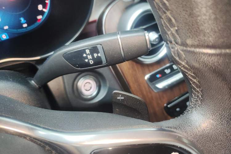 Used Mercedes-Benz GLC 2020 Facelifted GLC 300 L 4MATIC Luxury Edition Gear Lever