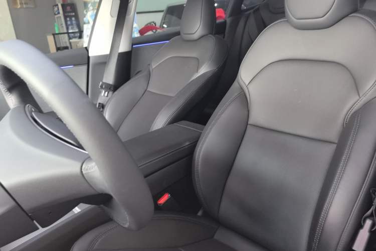 Used Tesla Model 3 2025 Rear-Wheel-Drive Version