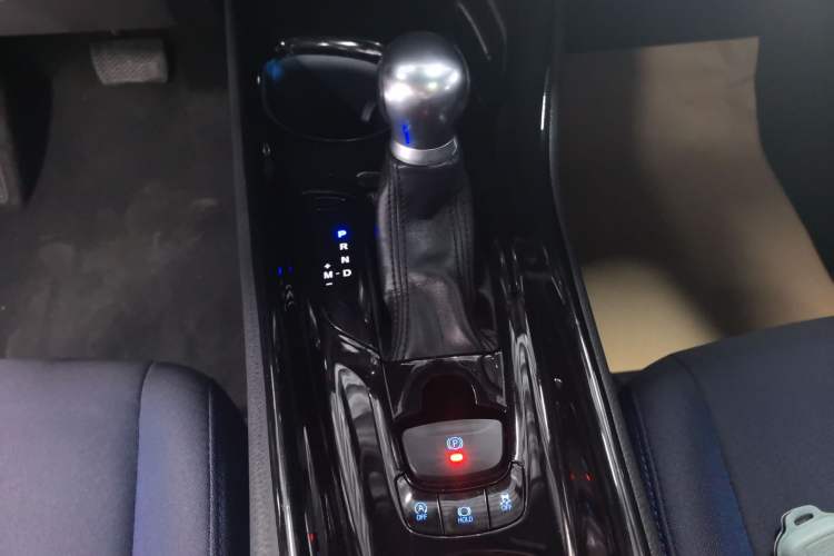 Used Toyota C-HR 2018 2.0L Luxury Sunroof Version China VI Standard
