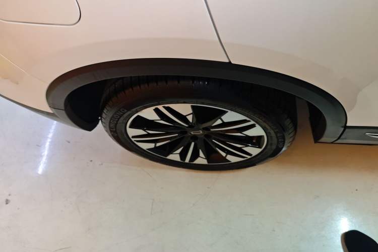 Used Bestune T77 2023 1.5T Automatic Luxury Model Right Rear Wheel Hub