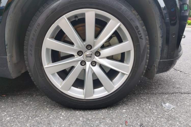 Used Volvo XC90 2015 T6 Zhiya Edition 7-seater Right Front Wheel Hub