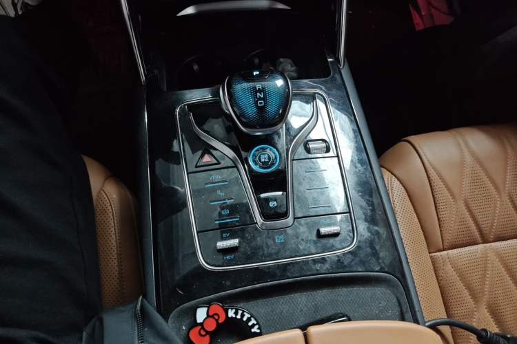 Used BYD Tang New Energy 2023 DM-i Champion Edition 112KM Prestige Model Gear Lever