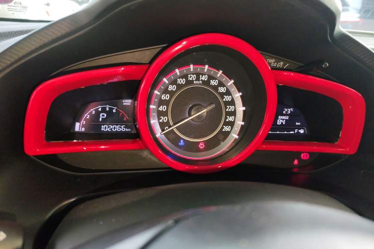 Used Mazda Mazda 3 Axela 2014 Sedan 1.5L Automatic Luxury Model
