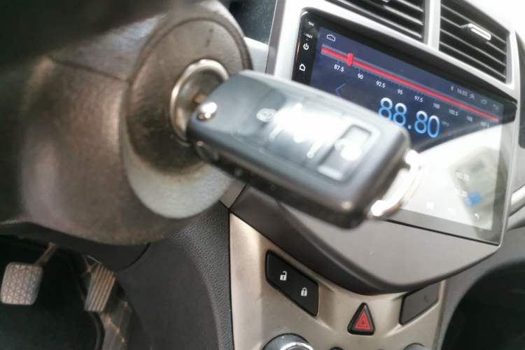 Used Chevrolet Aveo Sonic 2011 Sedan 1.4L MT SL
