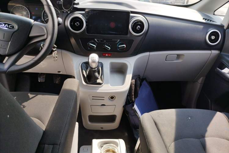 Used JAC Refine M3 2023 PLUS 1.5T 5/7-seat Classic Edition
