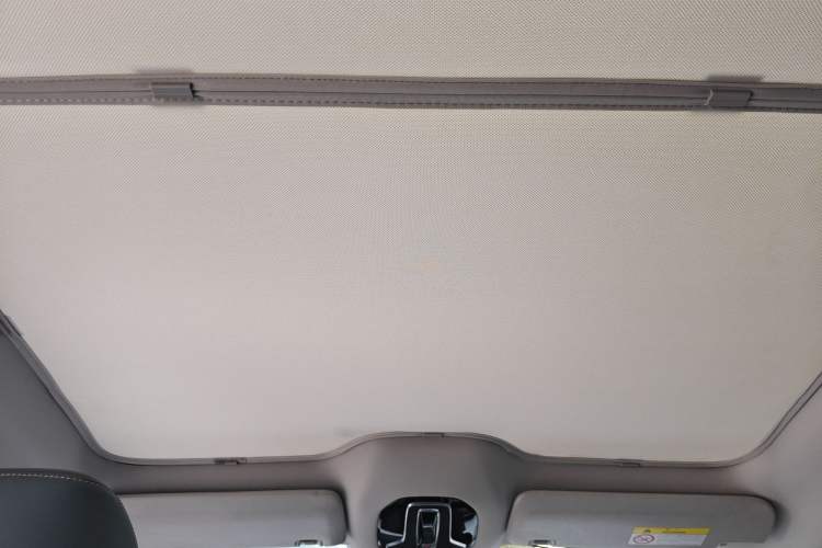 Used AION V 2023 Plus 70 Super Fast Charging Version Ternary Lithium Headliner