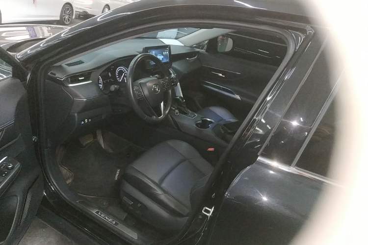 Used Toyota Venza 2023 2.0L CVT Two-Wheel Drive Luxury Edition
