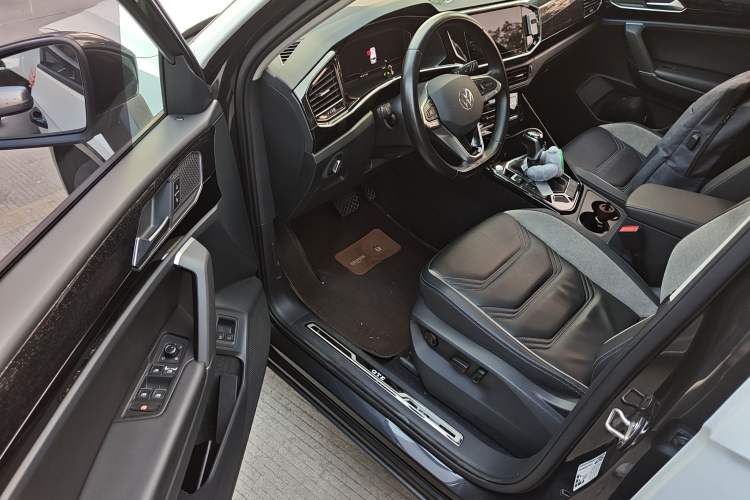 Used Volkswagen Tayron GTE Plug-in Hybrid 2020 1.4T Luxury Model Driver Seat