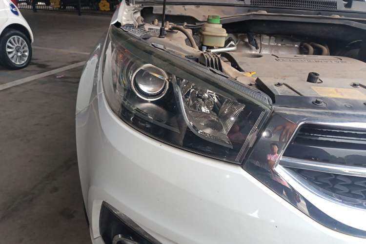 Used Chery Tiggo 3 2015 1.6L Manual Zhishang Sport Edition Right Front Headlight