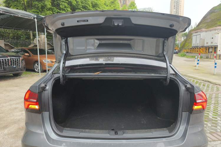 Used Roewe i5 2021 Revised Version 1.5L CVT Diamond Edition
