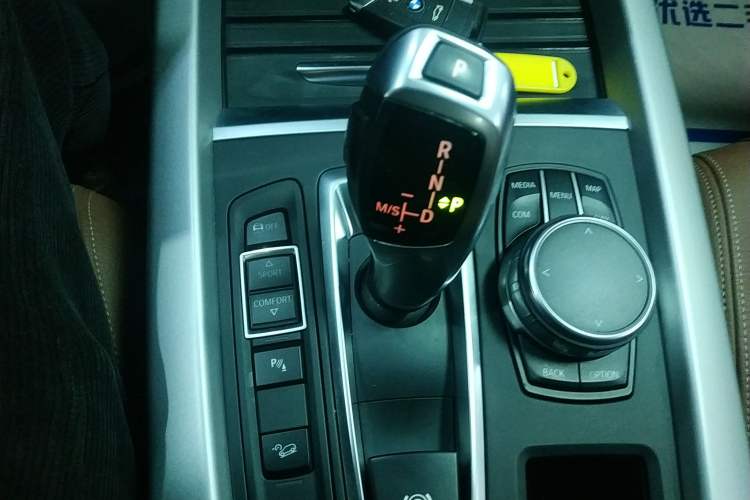 Used BMW X5 2018 xDrive35i M Sport Edition Gear Lever