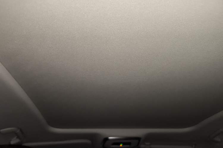 Used Hongqi H5 2025 2.0T Automatic Flag Edition – 500 000 Units Commemorative Version
