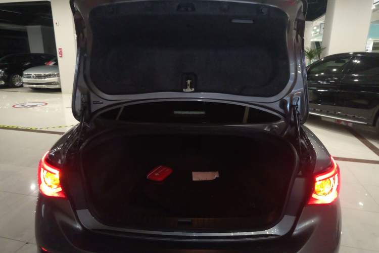 Used Infiniti Q50 2014 3.7L Luxury Sport Edition Trunk