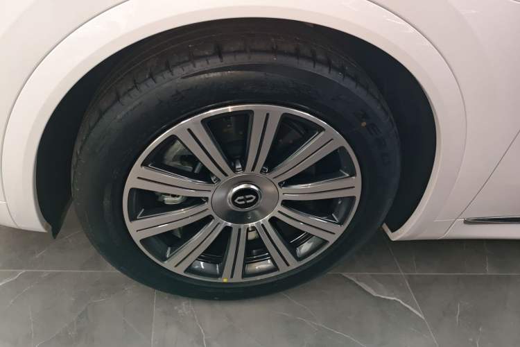 Used Hima AITO M8 2025 Extended-Range Max+ Version 53.4 kWh 5-Seater Edition
