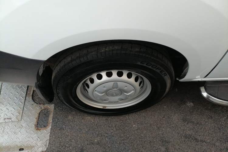 Used Ford Transit 2017 2.0T Diesel Multi-Purpose Commercial Vehicle Short Wheelbase Low Roof China V Standard