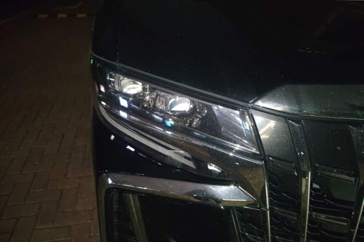 Used Toyota Alphard 2023 Dual-Motor 2.5L Premium Golden Edition Right Front Headlight