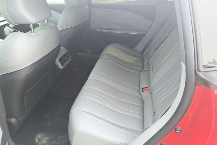 Used Geely Galaxy E8 2024 665 km Range Rear-Drive Starship Long-Range Version Left Rear Seat