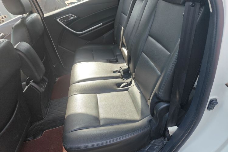 Used JMC Yusheng S350 2013 2.4T Automatic 2WD Diesel Ultra-Luxury 5-Seater Left Rear Seat