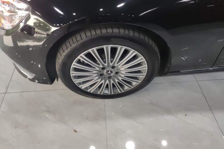 Used Mercedes-Benz E-Class 2022 Second Facelift E 300 L Fashion Edition
