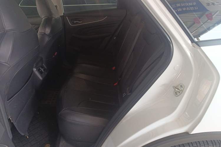 Used Venucia V DD-i 2023 110 km iE Version Left Rear Seat