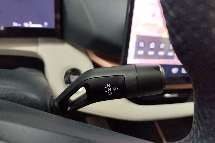 Used Lynk & Co 06 EM-P 2025 EM-P 126 Long-Range Halo
