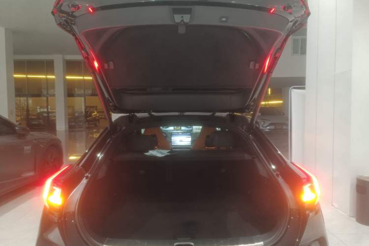 Used Zeekr 001 2023 YOU Edition 100 kWh
