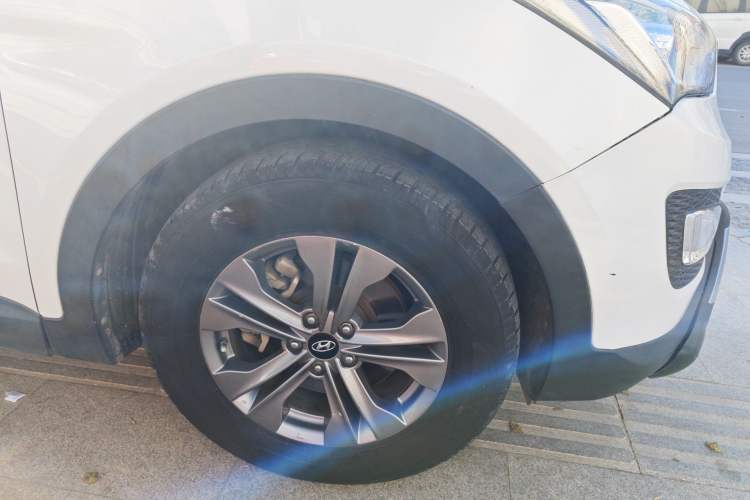 Used Hyundai Santa Fe 2015 2.0T Automatic Two-Wheel Drive Smart Version 5 Seats
