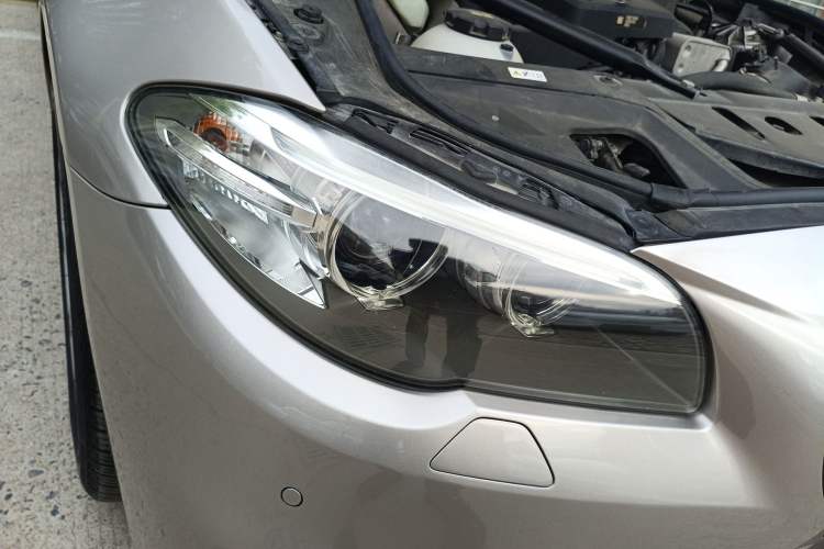 Used BMW 5 Series 2014 528Li Leading Model
