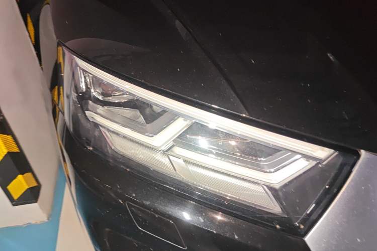 Used Audi Q5L 2020 Updated 40 TFSI Prestige Fashion Edition Right Front Headlight