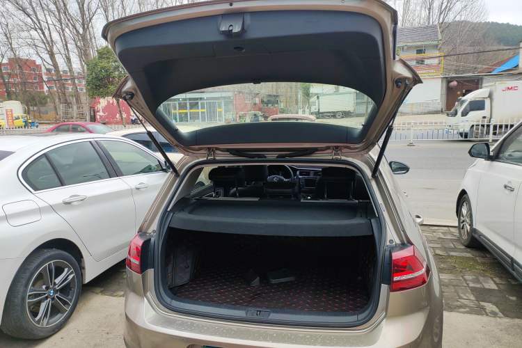 Used Volkswagen Golf 2017 230TSI Automatic Luxury Million-Vehicle Commemorative Edition