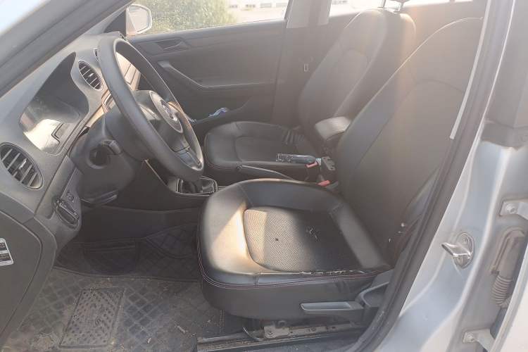 Used Volkswagen Jetta 2015 Value Edition 1.6L Manual Fashionable Style