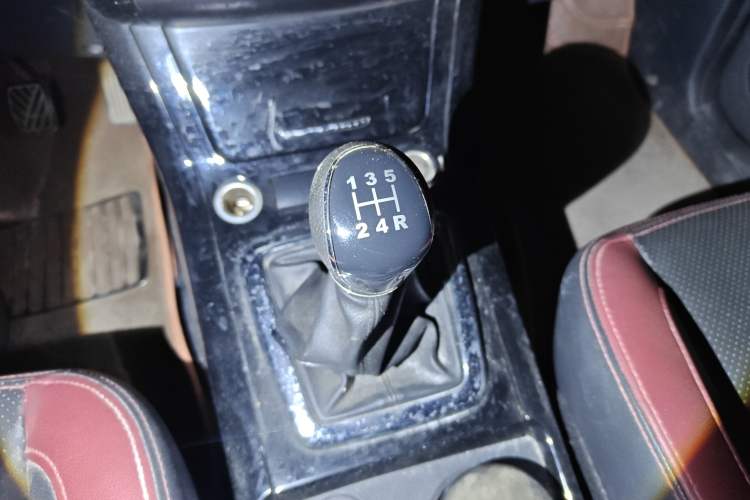 Used HYOSOW S3 2014 1.5L Luxury Version China IV Emission Standard
