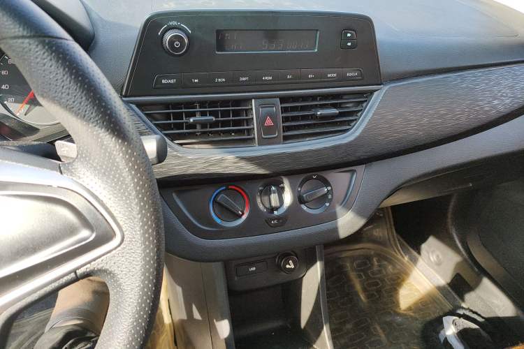 Used Baojun 310 2017 1.5L automatic comfort version