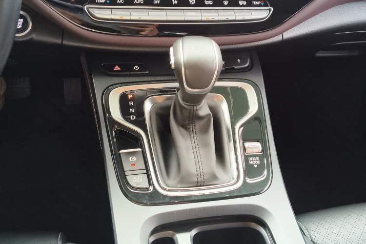 Used GAC Trumpchi M6 2021 PRO 270T DCT Luxury Edition Gear Lever