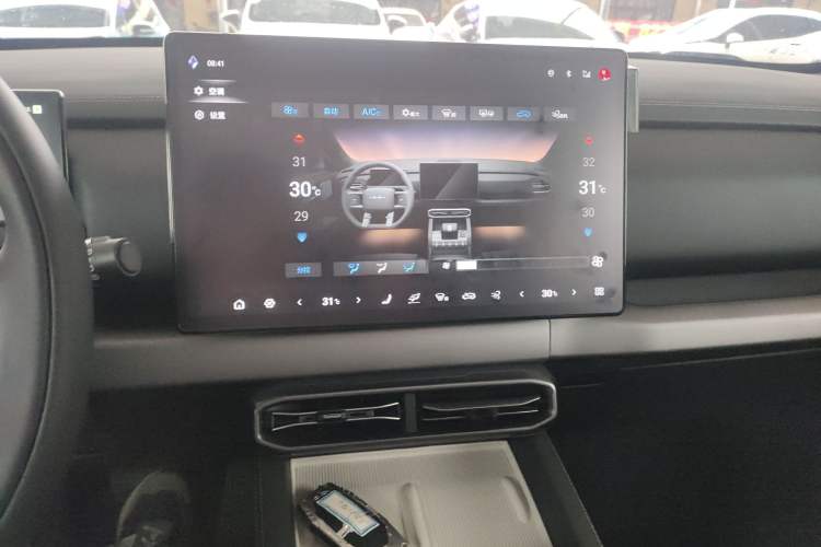 Used Formula Leopard Titanium 3 2025 501 km All-Wheel Drive Intelligent Driving Max Edition Audio And AC Panel