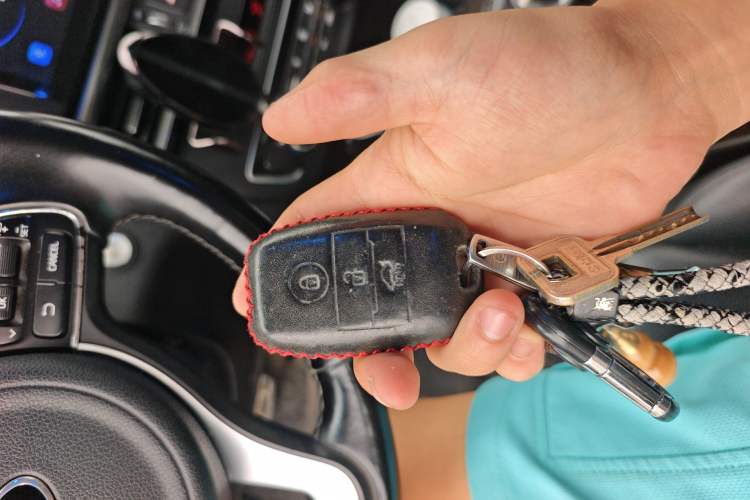 Used Kia K5 2016 2.0L Automatic LUX Vehicle Key