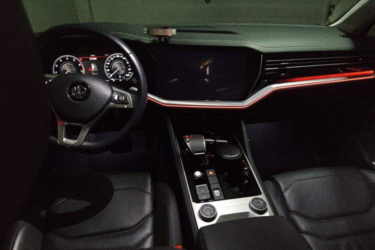 Used Volkswagen Touareg 2020 2.0 TSI RuiShang Edition China VI Standard Center Console