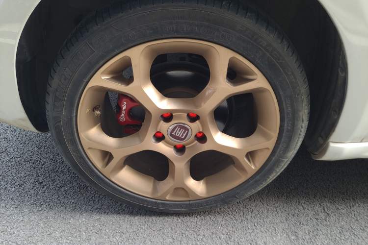 Used Fiat Ottimo 2014 1.4T Automatic Sport Edition Right Rear Wheel Hub