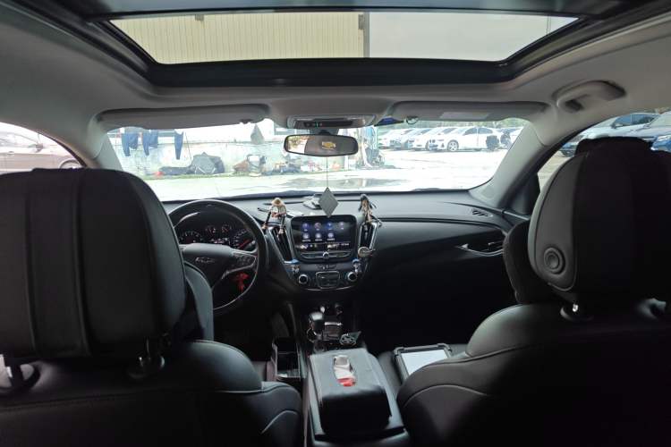 Used Chevrolet Malibu XL 2022 535T Automatic Sport Edition Headliner