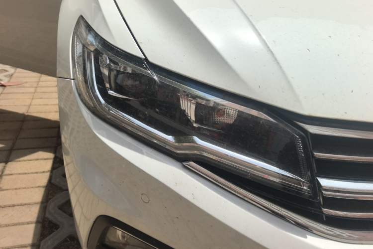 Used Volkswagen Bora 2020 1.5L Automatic Elite Version Right Front Headlight