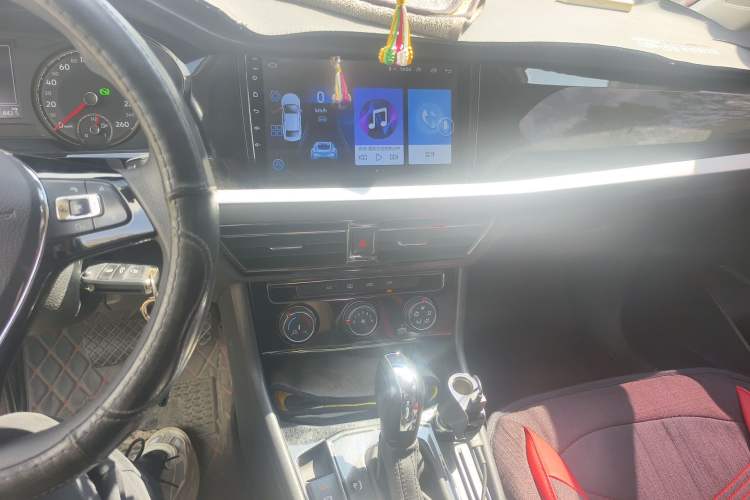 Used Volkswagen Lavida 2018 1.5L Automatic Comfort Edition China V Standard Audio And AC Panel