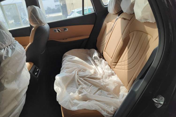 Used Geely Galaxy Xingjian 7 EM-i 2026 Model 135km Smart Navigation Version Left Rear Seat