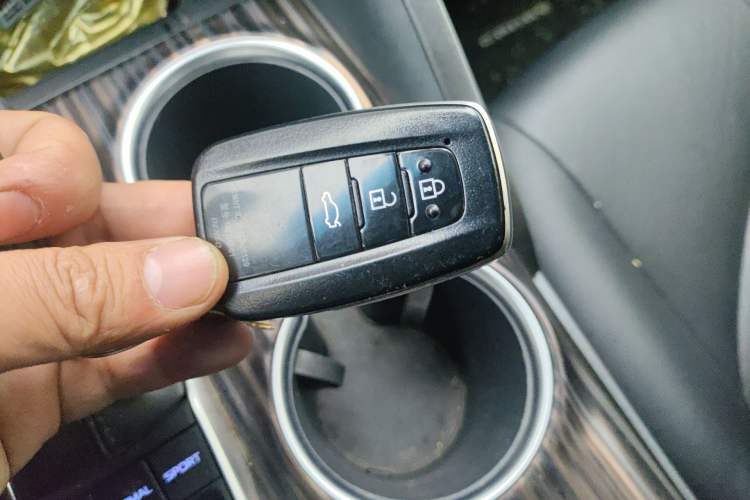 Used Toyota Camry 2019 2.5G Luxury Edition China V Standard Vehicle Key